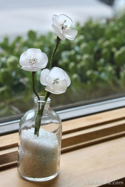 A little bouquet of ice poppies made from Shrinky Dinks.